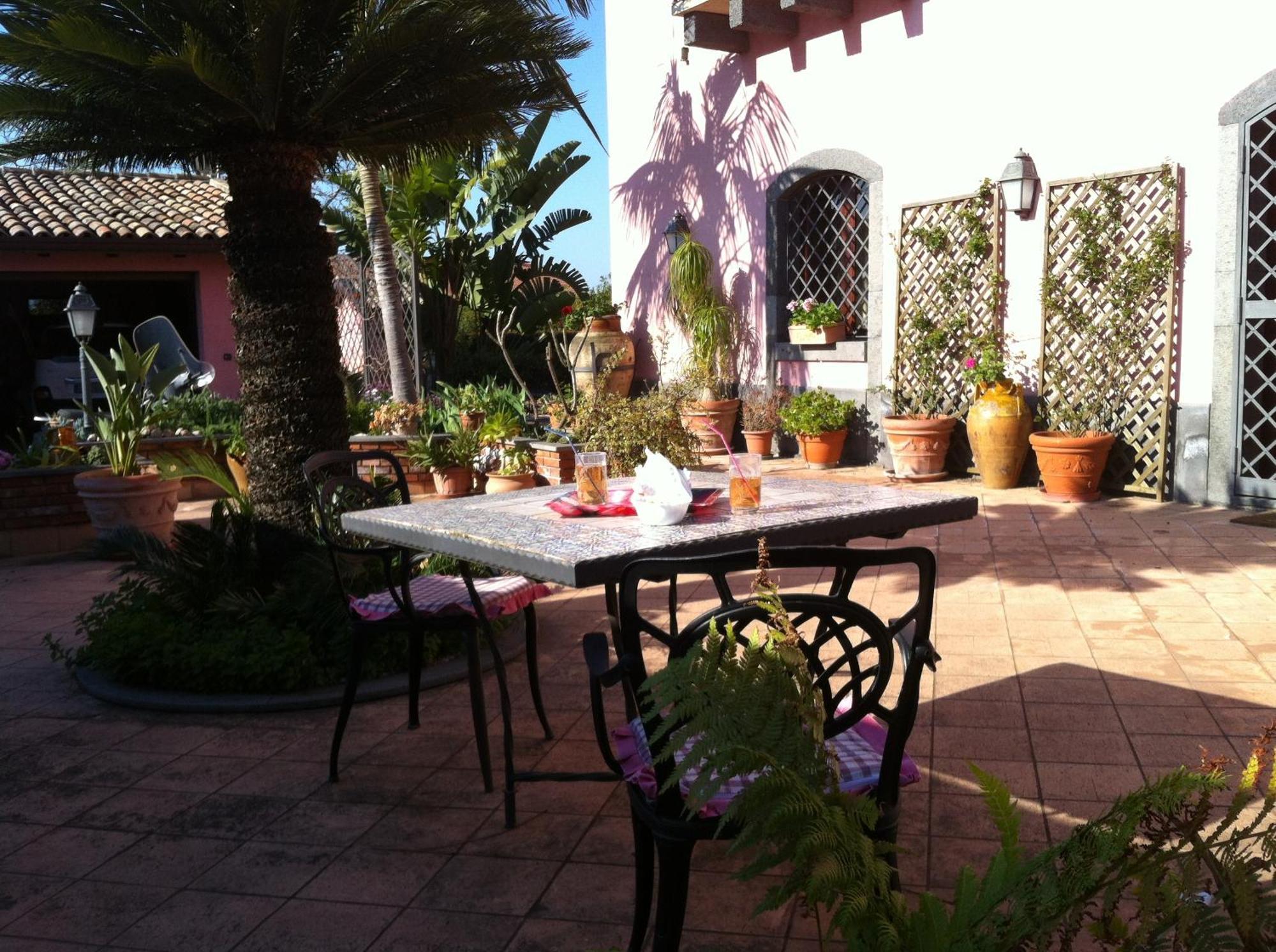 Il Giardino Segreto Bed and Breakfast Trappitello Rum bild